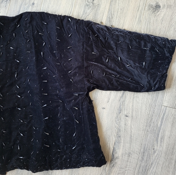 Topshop Velvet Beaded Padded Short Kimono Black {US size 10} - Picture 16 of 16